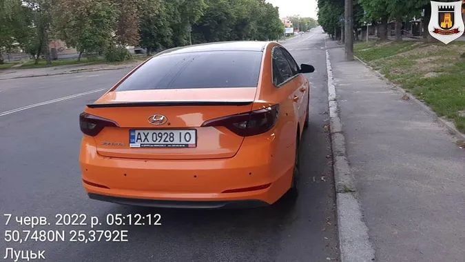 У Луцьку на Відродження  встановили нові знаки (фото, відео)