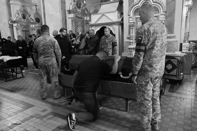 Луцьк попрощався з мужніми воїнами Олександром Чирком та Назаром Новосадом