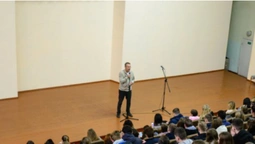 "Помилитися не можна", – шоумен і журналіст Дмитро Чекалкін розповів у Луцьку про вибори