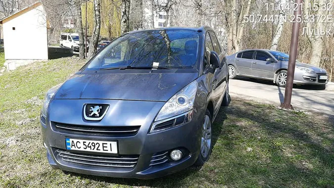 Усіх автохамів у луцькому парку притягнули до адмінвідповідальності (фото)