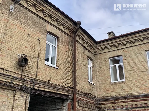 Депутати Луцькради інспектували Гостинний двір Прайзлерів, в якому буде готель (фото, відео)