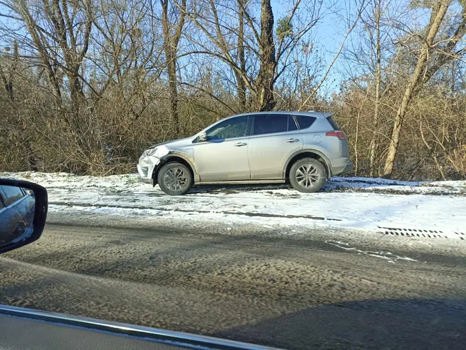 У Луцьку на Набережній – аварія: не розминулись три легковики (фото)