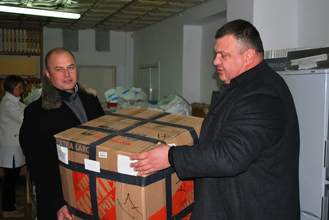 Американці подарували волинським діткам дороговартісне медобладнання (фото)