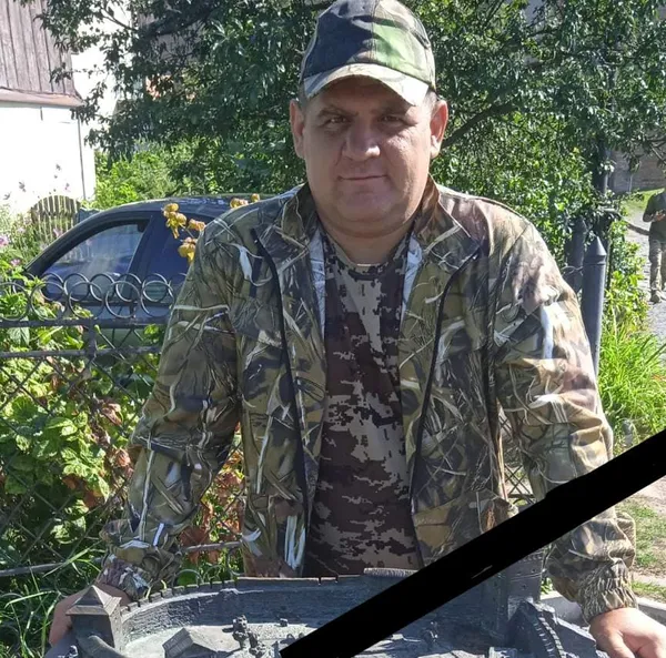 Громада у жалобі: на Волинь везуть загиблого воїна