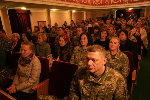 У Луцьку військову жінку-медика нагородили медаллю (фото)