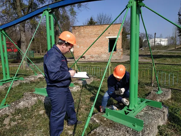 У центральному парку Луцька перевірили стан атракціонів (фото)