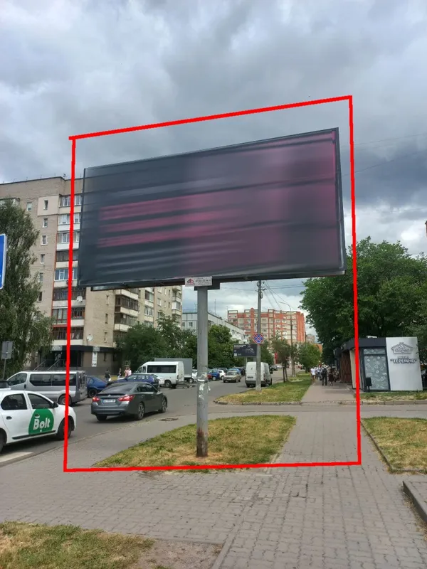 У Луцьку знесуть рекламу суші, вейп шопів та декілька білбордів (фото)