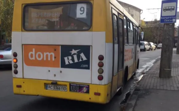 У Луцьку змінять перевізника, у маршрутки якого на ходу відпали колеса (відео)