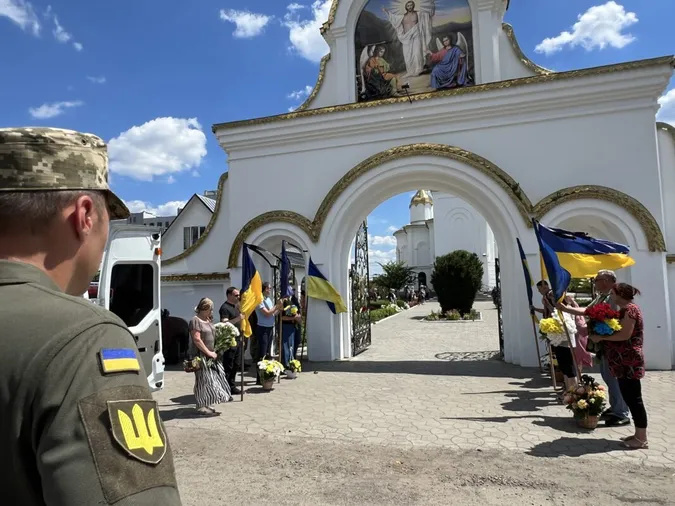 Понад рік тому загинув на Донеччині: на Волині попрощалися з Героєм Олеом Москалюком (фото)