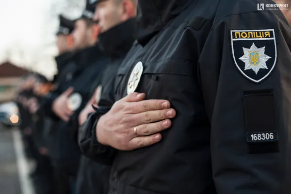 Волинські патрульні відсвяткували 4 річницю із новими званнями та подяками (фото)