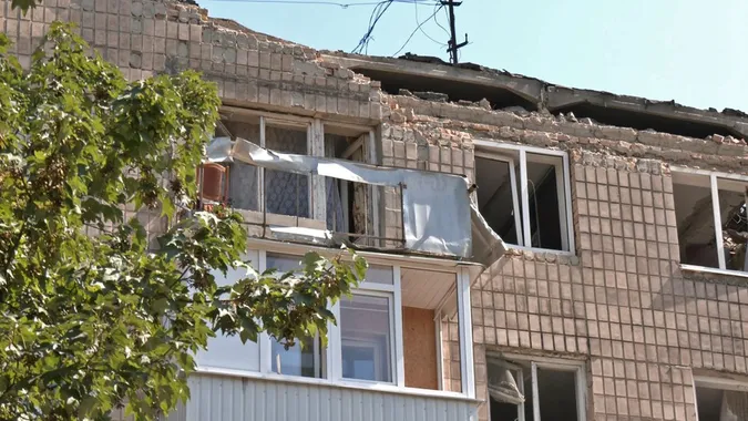 Ремонтувати пошкоджений «шахедом» будинок у Луцьку не захотів жоден підрядник: деталі