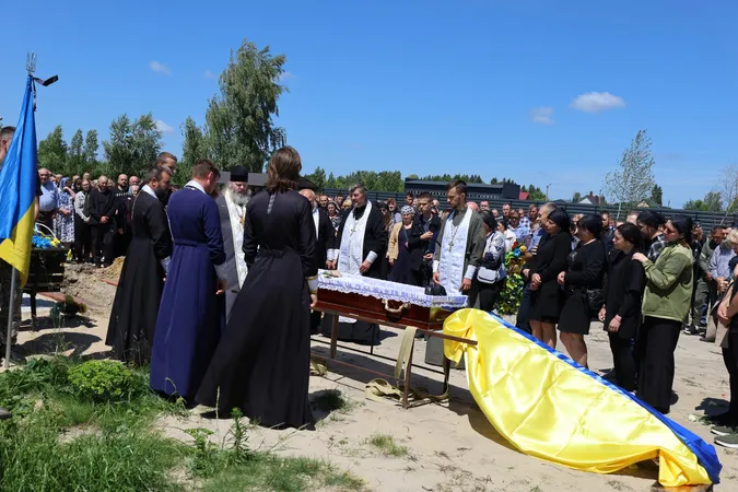 Біль і сльози: на Волині попрощалися з молодим снайпером Вітарієм Шереметою, який загинув на Харківщині
