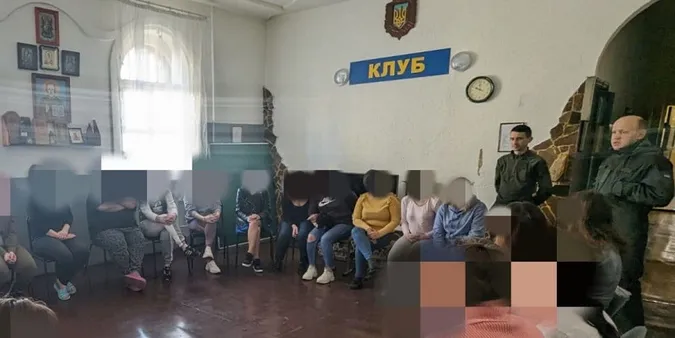 Свято за ґратами: у Луцькому СІЗО привітали жінок з 8 Березня (фото)