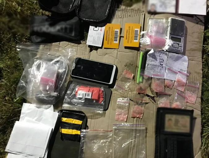 Щомісяця виготовляли кілограм амфетаміну: наркоділкам на Волині оголосили підозру