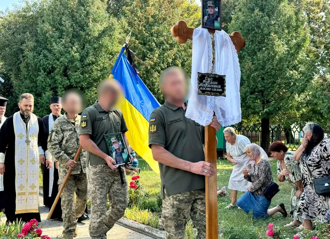 У Нововолинську провели в останню путь воїна Руслана Суса (фото)