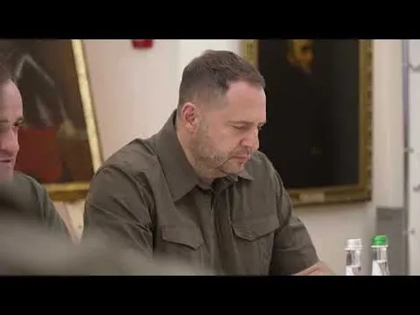 Зеленський провів нараду в замку Любарта: про що говорили (фото, відео)