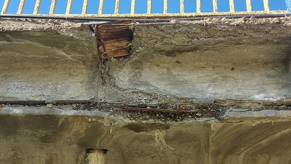 У Луцьку «стомився» міст на Шевченка (фото, відео)