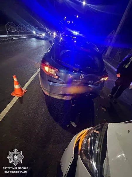 У Луцьку п'яна жінка на Chery протаранила Renault (фото)