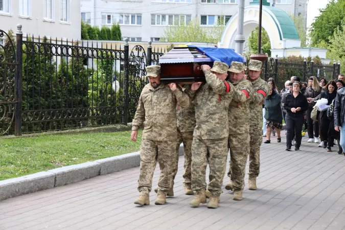 У Луцьку попрощались з Героєм Василем Зубчиком (фото)