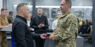Двом прикрдонникам з Луцької громади Міністр внутрішніх справ України вручив державні нагороди (фото)