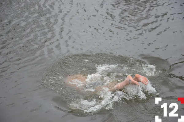 Як занурювалися волиняни в крижану воду (ФОТО, ВІДЕО)