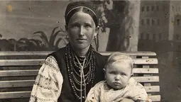 Якими були мами-українки на початку ХХ століття: показали історичні фото