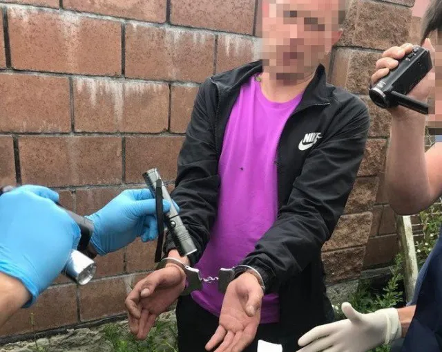 Пропонував регулярно постачати наркотики: у Луцьку засудили майора поліції