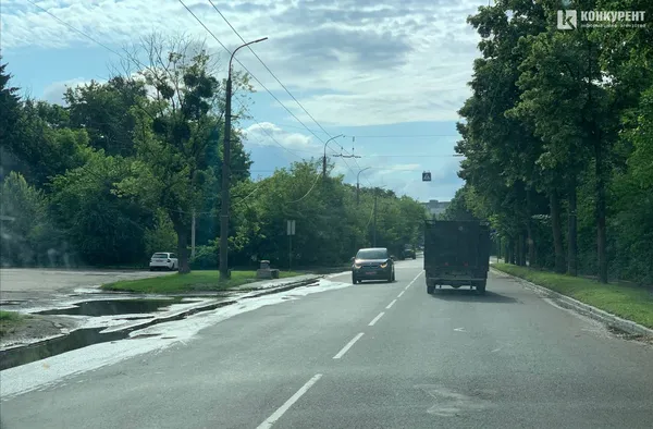 Зупинка на вулиці Глушець, за філармонією