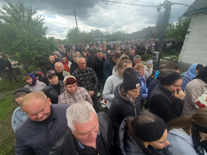 Батько трьох синів: на Волині попрощалися із воїном Миколою Кураном (фото)