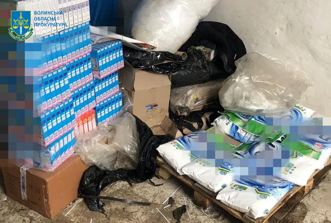 У Луцькому районі організували підпільне виробництво побутової хімії відомих брендів (фото)