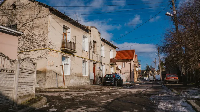 Відлига у Старому місті: луцький фотограф поділився атмосферними знімками