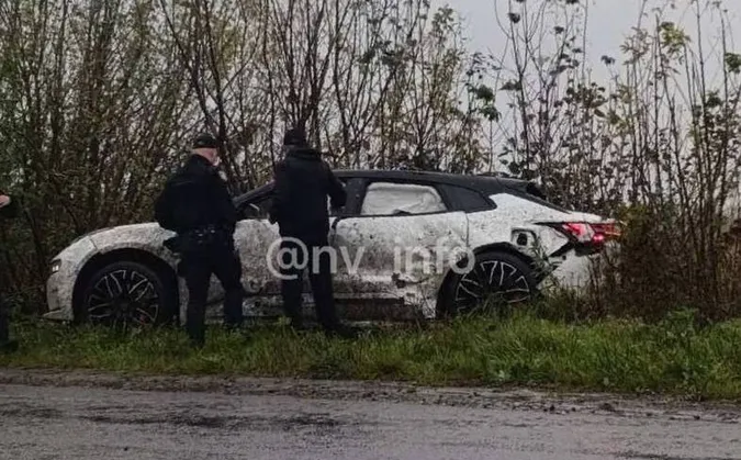 Водій не впорався з керуванням: у Нововолинську авто злетіло у кювет