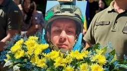 Зовсім юний: на Волині попрощалися із воїном Павлом Молодшим (фото)
