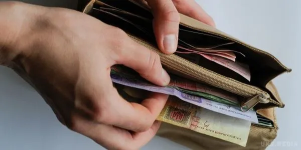 У Кабміні анонсували зростання зарплат 