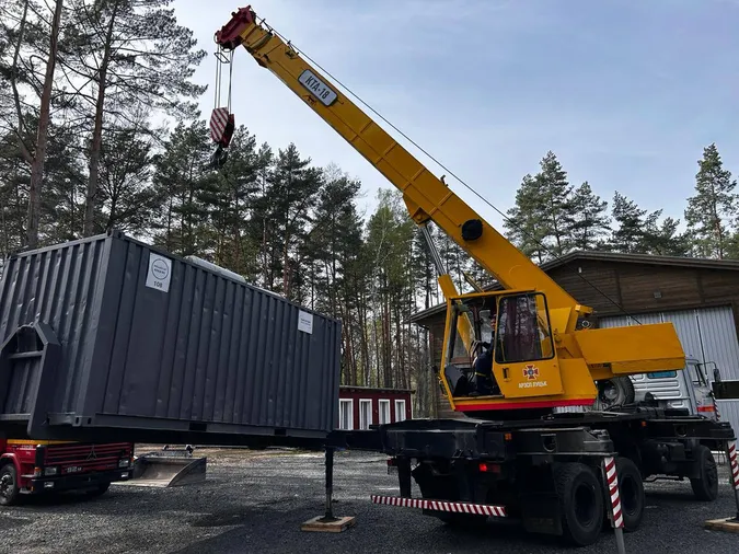 Допомога зі Швеції: волиняни передали потужний генератор на Харківщину