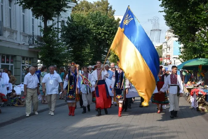 Луцькими вулицями у святкові дні обмежать рух 