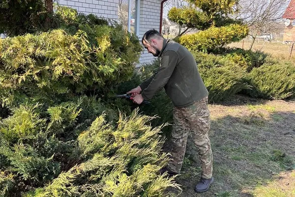 Волинський гвардієць займається дизайном окопів та вогневих позицій (фото)
