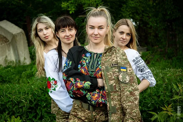 «Вишиванка, як частина нашої броні»: нацгвардійці Волині провели фотоперформанс (фото)