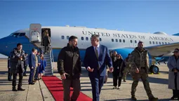 Літак із Зеленським приземлився у США (фото)