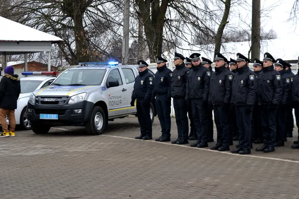 У Луцьку прийняли присягу майже півсотні нових патрульних (фото)
