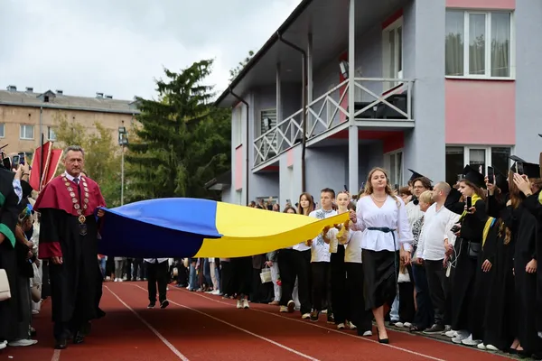 У Луцьку посвятили в студенти понад 3,4 тисячі першокурсників ВНУ (фото)