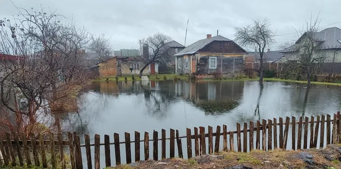 Аномальний січень: городи волинян перетворилися на ставки (фото)