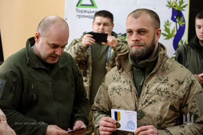 Бійців волинської «сотки» відзначили медалями «За оборону Торецької громади» (фото)
