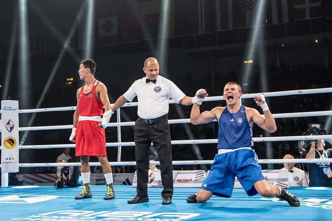 Українець Олександр Хижняк «знищив» казаха та став чемпіоном світу з боксу (відео)