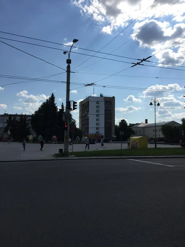 У центрі Луцька реконструюють будинок (фото)