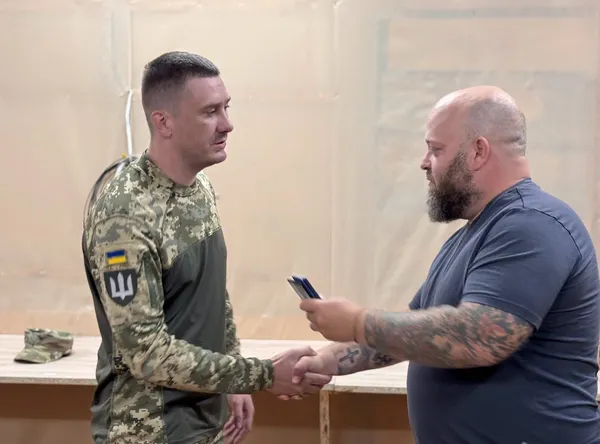 Бійців волинської «Сталевої Сотки» нагородили відзнаками «Захиснику Луганщини» (фото)