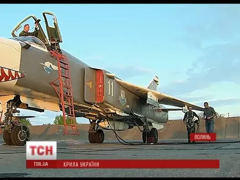 Як СУ-24 відпрацьовують бойові польоти над луцьким небом (відео)