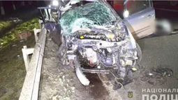 Троє загиблих: на Вінниччині через водійку мінівена волинянин на вантажівці потрапив у ДТП (фото)