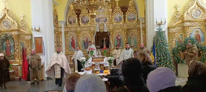 У громаді на Волині попрощалися з Героєм Денисом Деркачем (фото)
