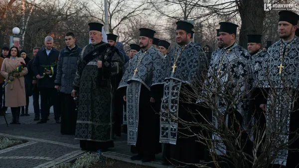 У Луцьку вшанували пам'ять жертв Голодомору (фото, відео)